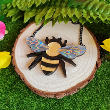 Load image into Gallery viewer, Bee necklace