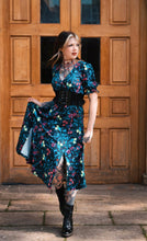 Load image into Gallery viewer, Venus Flytrap Print Midi Dress
