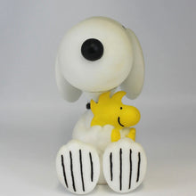 Load image into Gallery viewer, Peanuts Sitting Snoopy and Woodstock LED