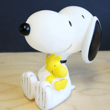 Load image into Gallery viewer, Peanuts Sitting Snoopy and Woodstock LED