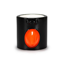 Load image into Gallery viewer, Egg Cup Shaped Boxed - Wallace &amp; Gromit (Feathers)