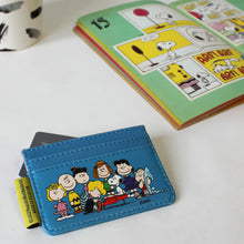 Load image into Gallery viewer, Peanuts Be Kind Cardholder Snoopy