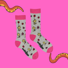 Load image into Gallery viewer, Woodstock Flowers Socks