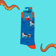 Load image into Gallery viewer, Swimming Snoopy Socks