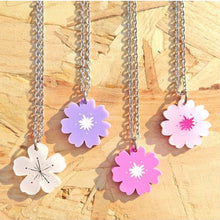 Load image into Gallery viewer, Small Flower Necklace