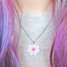 Load image into Gallery viewer, Small Flower Necklace